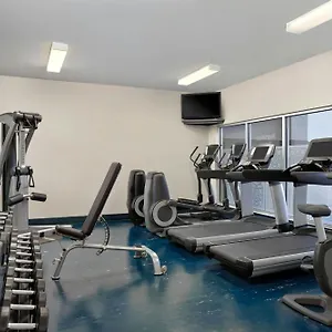 Four Points By Sheraton & West YYC