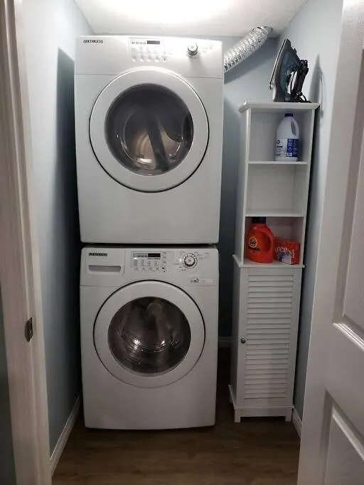Apartment Cozy Two Bedroom Guest Suite In Nw Calgary